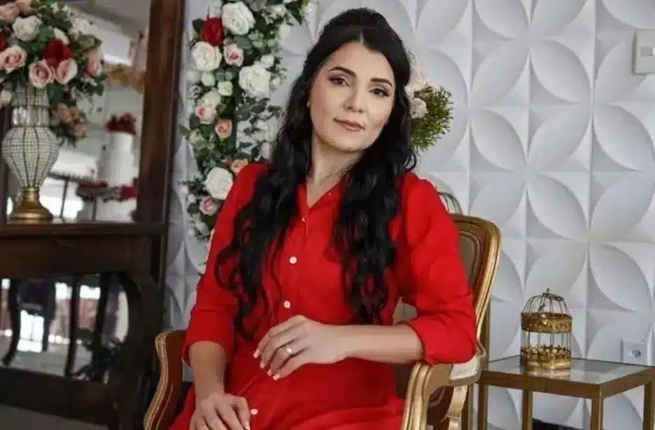 Cantora Sara Mariano